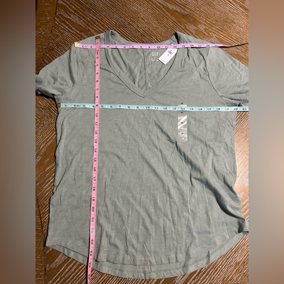 NWT GAP|Forever Soft V-Neck Tee|Size Medium - Picture 3 of 7